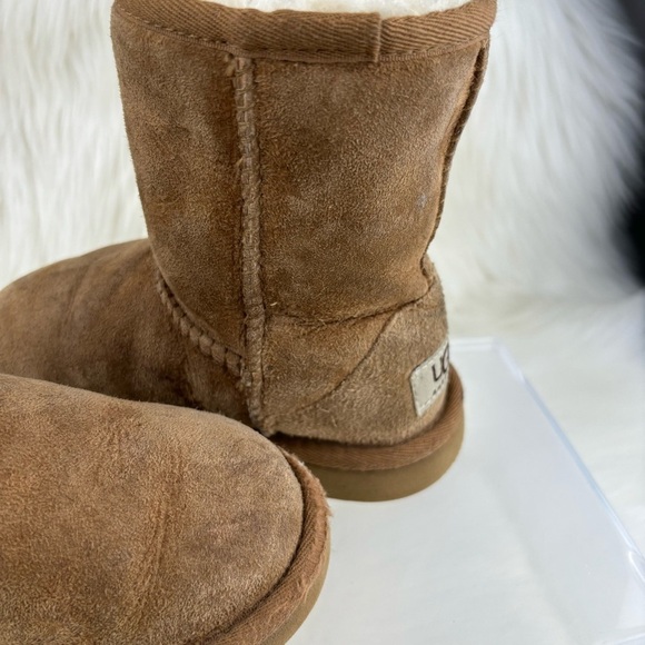 UGG WINTER BOOTS SIZE 10 TODDLER - Picture 11 of 13